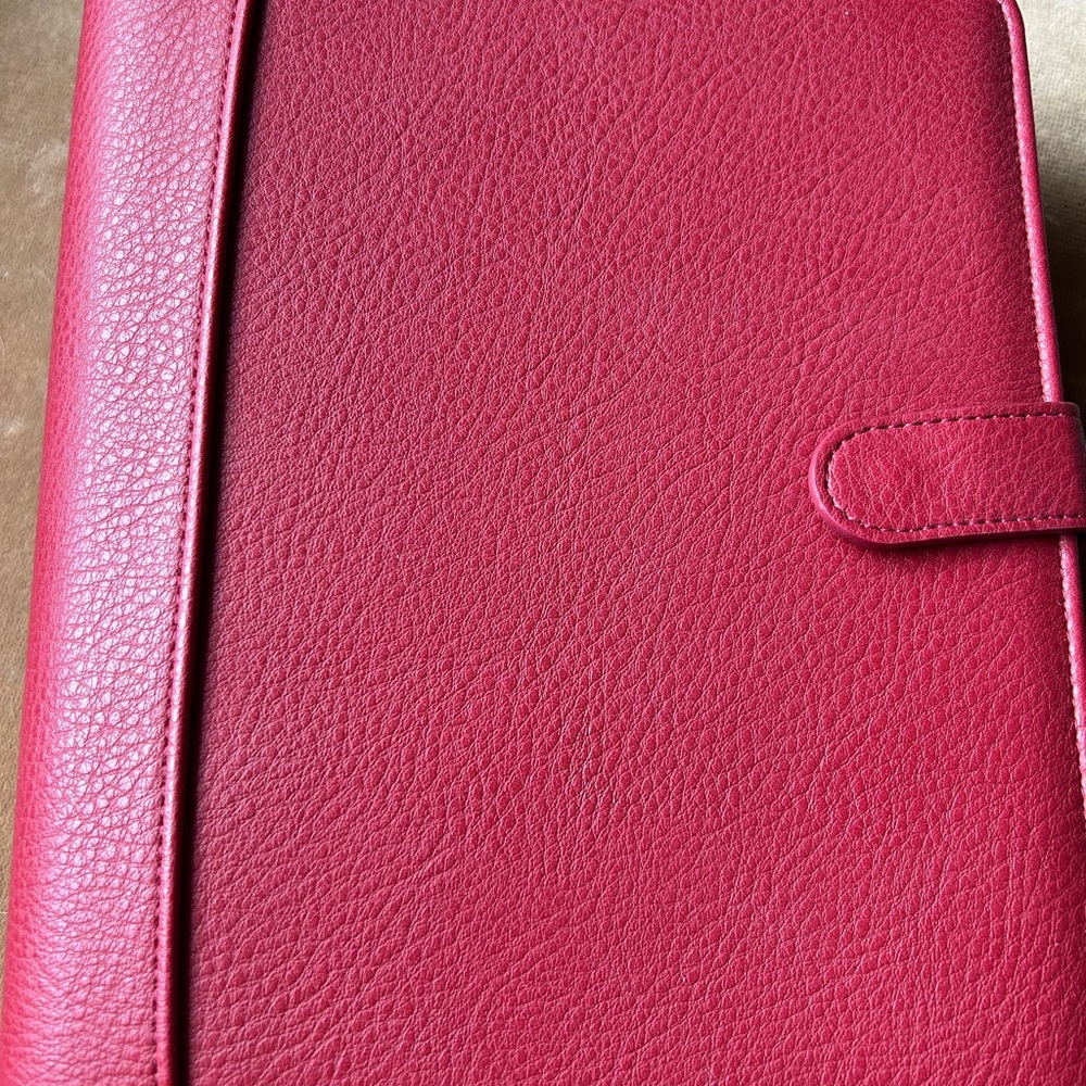 Like New!  Franklin Covey Reese Simulated 1.5 inch Ring Binder.